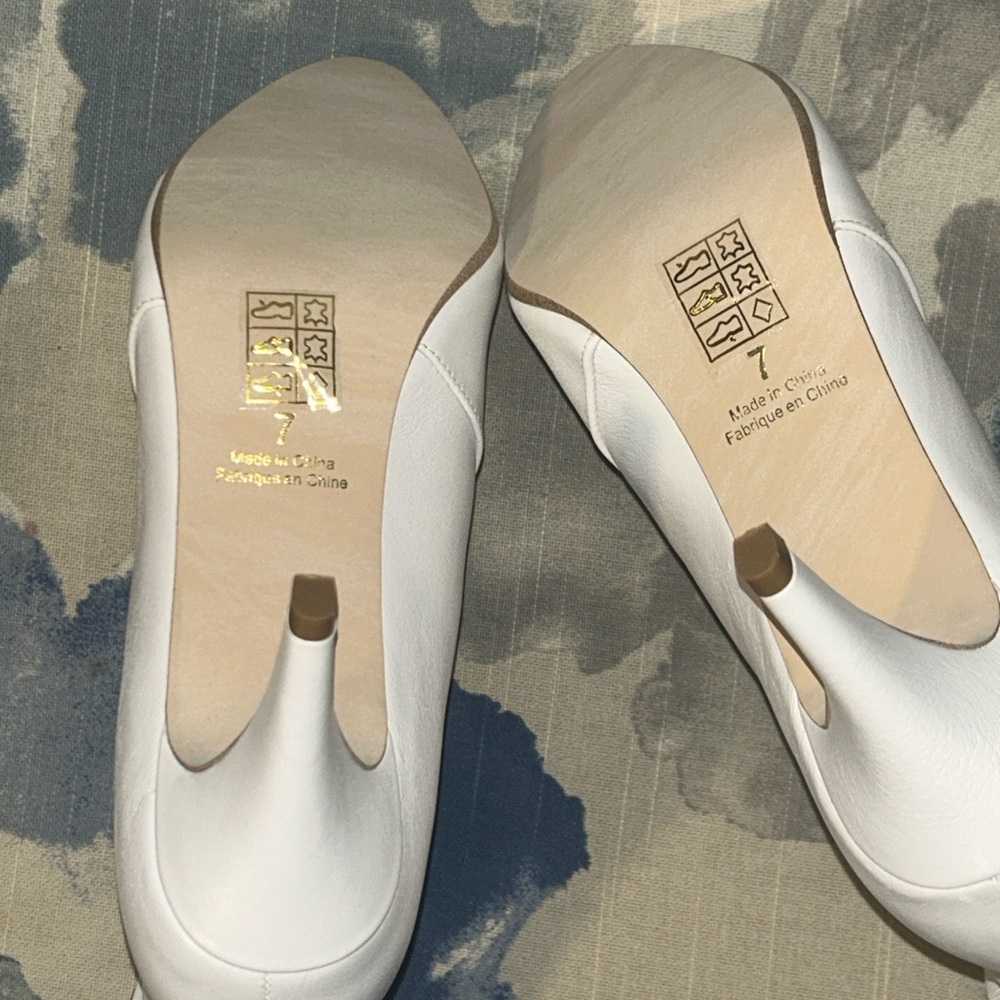Free People White Ankle Booties with Tan Folded Trim…👢 - Picture 6 of 9